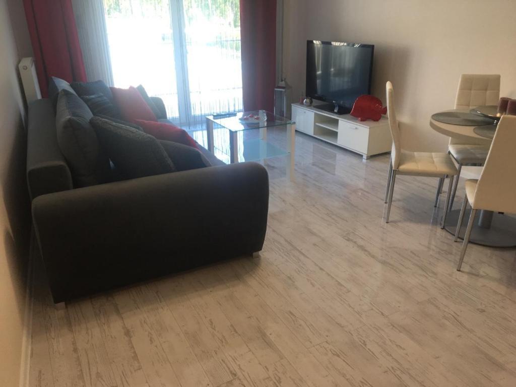 شقة Apartament Silence Baltic Wenecja بوبيروفو المظهر الخارجي الصورة
